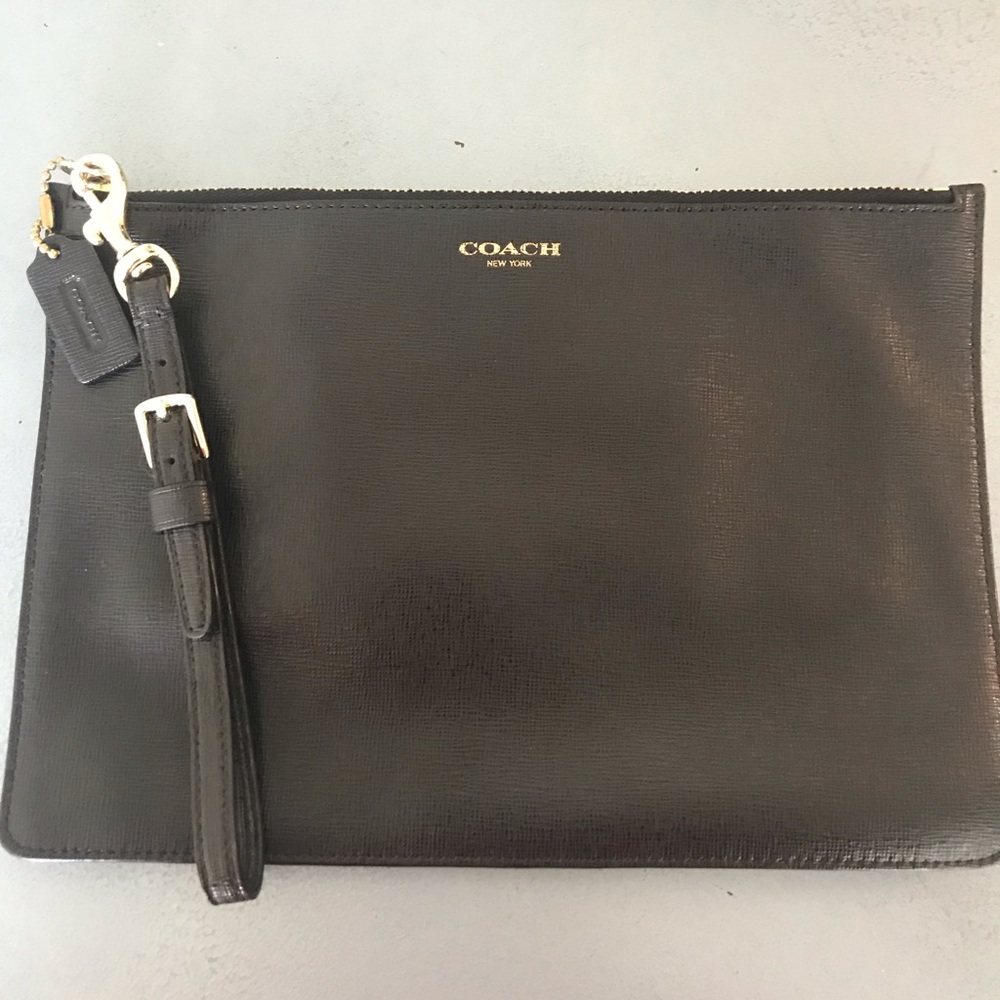 🛑SOLD🛑 Coach black leather wristlet